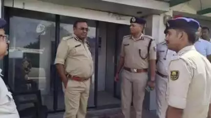 छपरा: अमनौर में एटीएम काटकर चोरी की घटना, डीआईजी ने घटनास्थल का निरीक्षण कर दिए निर्देश