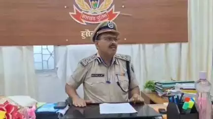 हुसैनाबाद: डीआईजी ने हुसैनाबाद एसडीपीओ कार्यालय का निरीक्षण किया, विधि-व्यवस्था को लेकर बैठक कर कई निर्देश दिए