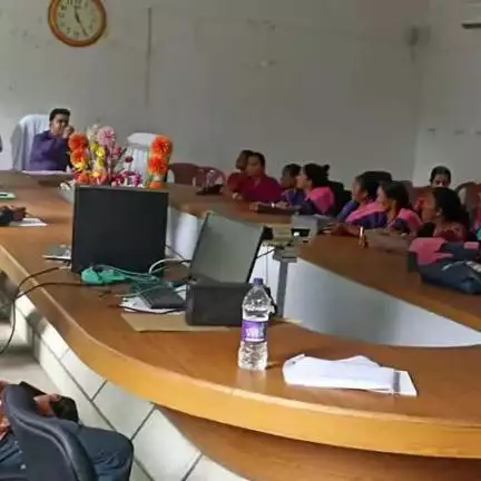 ईचागढ़: प्रखंड कार्यालय में मतदाता पुनरीक्षण तकनीकी प्रशिक्षण का आयोजन किया गया