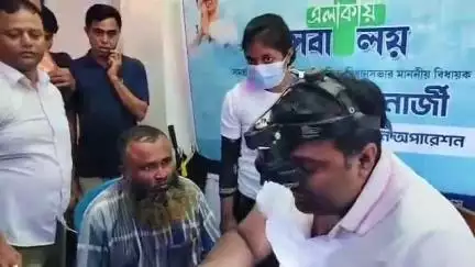 বসিরহাট ১: গাছা আখারপুর পঞ্চায়েত এলাকায় বিধায়কের উদ্যোগে আয়োজিত বিনামূল্যে চক্ষু পরীক্ষা শিবির