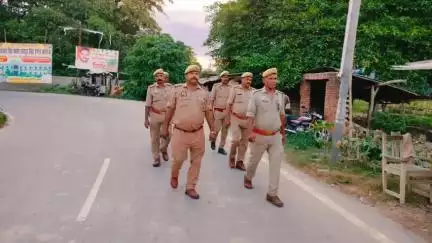 हर्रैया: गौर थाने की पुलिस ने कांवड़ यात्रा को लेकर थाना क्षेत्र में गश्त की, दिए दिशा निर्देश