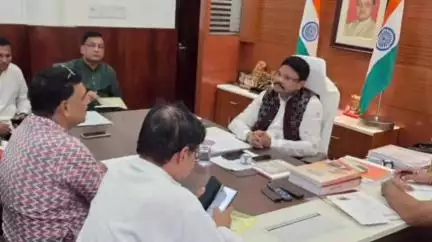 ସଦର: କଳାହାଣ୍ଡି ଜିଲ୍ଲାର ସ୍ୱାସ୍ଥ୍ୟ ବିଭାଗରେ ଥିବା ବିଭିନ୍ନ ସମସ୍ୟା ଓ ଏହାର ନିରାକରଣ ଉପରେ ରାଜ୍ୟ ସଚିବାଳୟଠାରେ ମନ୍ତ୍ରୀଙ୍କୁ ଦାବିପତ୍ର