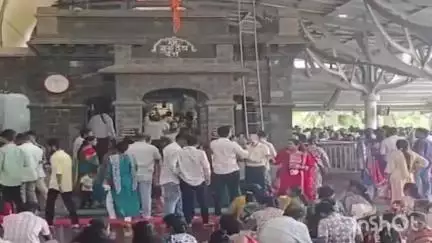 कुडाळ: माणगाव दत्त मंदिरात गुरु पौर्णिमेनिमित्त भाविकांची अलोट गर्दी