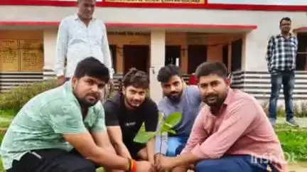 नानपारा: रामनगर सेमरा में एक पेड़ मां के नाम अभियान के तहत लगाए गए 2600 पौधे, ग्रामीणों ने किया सहयोग