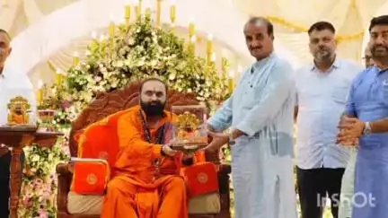 નવસારી: આજે ગુરુપૂર્ણિમા નિમિત્તે નવનાથ ધામમાં જિલ્લા ભાજપના અધ્યક્ષ અને માજી ધારાસભ્ય પિયુષ દેસાઈ એ આશીર્વાદ પ્રાપ્ત કર્યા