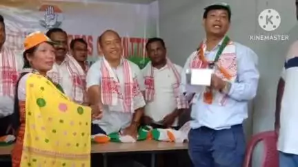 কোকৰাঝাৰ ভাগ: কোকৰাঝাৰ জিলা কংগ্ৰেছৰ সভাপতিৰ উপস্থিতিত জিলা খনৰ ছালাকাটি ব্লক কংগ্ৰেছ কাৰ্যালয়ৰ শুভ উদ্বোধন কৰা হয়