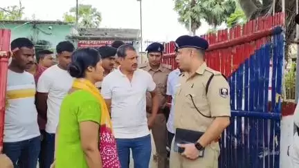 नाथनगर: नयाटोला दुधेला में चोर सूटकेस, दो मोबाइल और दस्तावेज ले गए, थाने में प्राथमिकी दर्ज, एसपी सिटी से गुहार