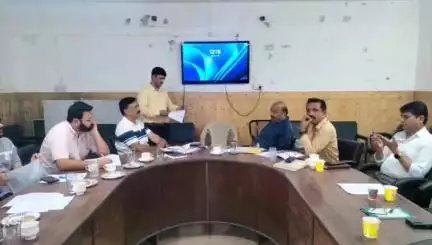 पच्छाद: स्वास्थ्य खंड पच्छाद की मासिक समीक्षा बैठक वीरवार को नागरिक अस्पताल सराहां में आयोजित हुई