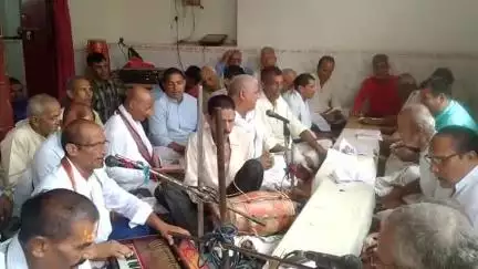 काको: गुरु पूर्णिमा पर प्रखंड के सैंकड़ों श्रद्धालु परम पूज्य संत के दरबार में आयोजित कार्यक्रम में शामिल हुए