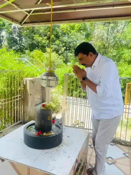 सावन माह के प्रथम दिन देवो के देव महादेव सभी भक्तों की मनोकामना पूर्ण करें. 
#हर हर महादेव 
#ओम नमः शिवाय