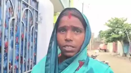 मनिहारी: ठगी की शिकार पीड़ित महिला का बयान।