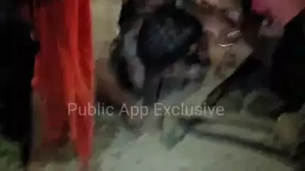 वार्ड 10 धोबी मोहल्ले में कच्चा मकान गिरने से मलबे में दबी महिला, लोगों ने कड़ी मशक्कत से निकाला