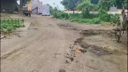 धुळे: निमडाळे गावाजवळ रस्त्यावर दोन दुचाकीची धडक दोन जण जखमी पश्चिम देवपूर पोलीसात गुन्हा दाखल
