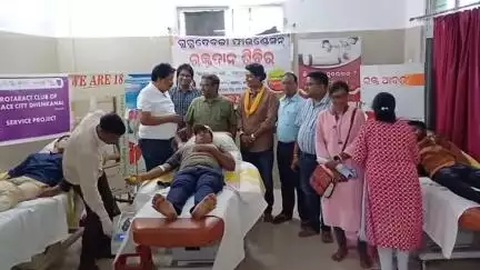 ଢେଙ୍କାନାଳ ସଦର: ଜିଲ୍ଲା ମୁଖ୍ୟ ଚିକିତ୍ସାଳୟ ସ୍ଥିତ ଓଡ଼ିଶା ରକ୍ତଭଣ୍ଡାରରେ ଗୁରୁଦେବଜୀ ଫାଉଣ୍ଡେସନ ପକ୍ଷରୁ ରକ୍ତଦାନ ଶିବିର ଅନୁଷ୍ଠିତ