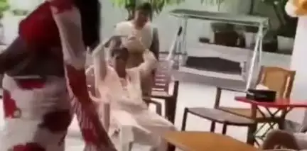 पटना ग्रामीण: राबड़ी आवास पर किन्नरों ने तेजस्वी के बेटे को दिया आशीर्वाद, लालू भी रहे मौजूद, किन्नरों को दिल खोलकर मिला नेग