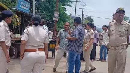 ବଲାଙ୍ଗୀର: ସଦର ବ୍ଲକ କାର୍ଯ୍ୟାଳୟର ରାସ୍ତାରୁ ଜବରଦଖଲ ଉଚ୍ଛେଦ କଲା ପୌର ପ୍ରଶାସନ