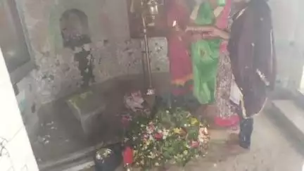 सवायजपुर: पवित्र श्रावण मास का शुभारंभ, शिव मंदिरों में भक्तों ने की पूजा-अर्चना, बिवियापुर शिव मंदिर में किए गए बेहतर प्रबंध