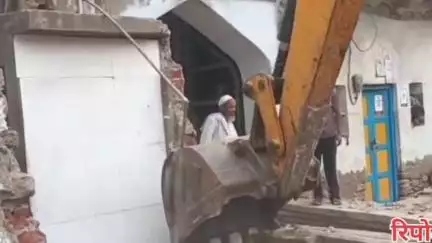 नसीराबाद: नसीराबाद में प्रशासन का पीला पंजा अवैध अतिक्रमण के खिलाफ बड़ी कार्रवाई, अंबेडकर सर्किल नेताजी स्कूल में