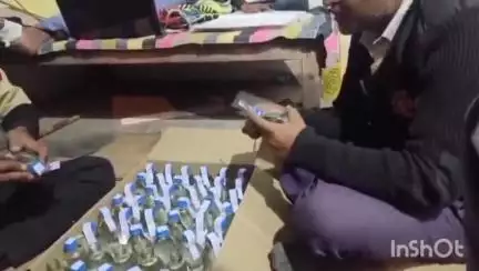 झगराखांड की शराब दुकान में खुलेआम मिलावट, पूर्व विधायक ने किया वीडियो वायरल