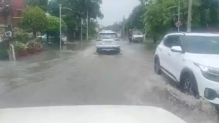 Faridabad: बारिश के पानी से सड़कों का हुआ बुरा हाल लोगों को हुई परेशानी! //#faridabad #news##sr2847372