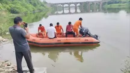 रामगंजमण्डी: आहु नदी की पुलिया पर मिली लावारिस बाइक, युवक के डूबने की आशंका, SDRF टीम कर रही सर्च ऑपरेशन