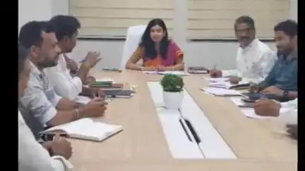 హుస్నాబాద్: హుస్నాబాద్ మునిసిపాలిటీకి సంబంధించిన TUFIDC పనులపై సమీక్షా సమావేశం నిర్వహించిన అడిషనల్ కలెక్టర్ గరీమ అగ్రవాల్