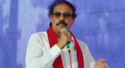కరేడు రైతులను బెదిరిస్తే తోక కత్తిరిస్తాం: సీపీఐ రాష్ట్ర కార్యదర్శి రామకృష్ణ