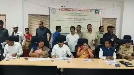 పాడేరులో పర్యటించిన గిరిజన సంక్షేమ శాఖ మంత్రి గుమ్మడి సంధ్యారాణి, వివిధ శాఖల ఉన్నతాధికారులతో సమావేశం