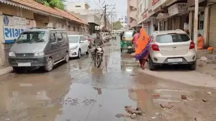 મોરબી: મોરબીના સાવસર પ્લોટ વિસ્તારમાં ઉભરાતી ગટરોથી વેપારીઓ ત્રાહીમામ #jansamasya