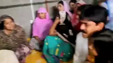 ভাঙড় ২: ভাঙড়ে তৃণমূল নেতার নিশংশ ভাবে হত্যা কান্ডে আটক ২,তদন্তে পুলিশ


#breakingnews