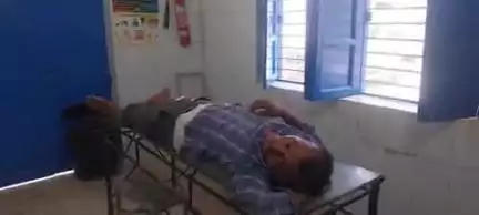 कुचायकोट: भठवा मोड़ के पास ट्रैक्टर की टक्कर से बाइक सवार हुआ जख्मी