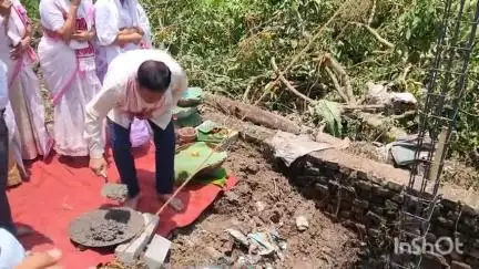 বিশ্বনাথ: বামগাঁৱত নৱ নিৰ্মিত ৰঙ্গমঞ্চৰ আধাৰশিলা স্থাপন বিধায়ক প্ৰমোদ বৰঠাকুৰৰ