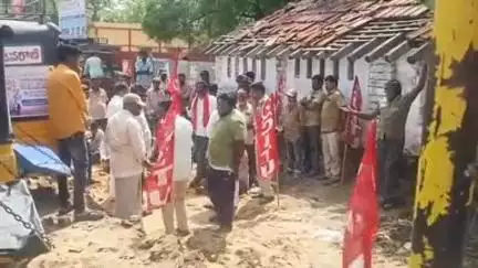 జమ్మలమడుగు: జమ్మలమడుగు : సీఐటీయూ ఆధ్వర్యంలో ఆటో కార్మికుల నిరసన