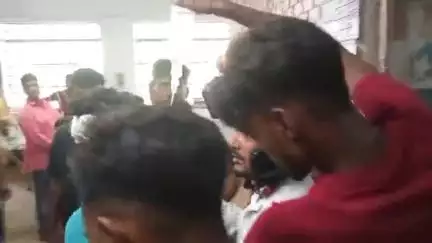 নাকাশিপাড়া: বীরপুরে বাইক সাইকেল সংঘর্ষে গুরুতর আহত দুজনকে বেথুয়াডহরি হাসপাতালে নিয়ে আসা হল