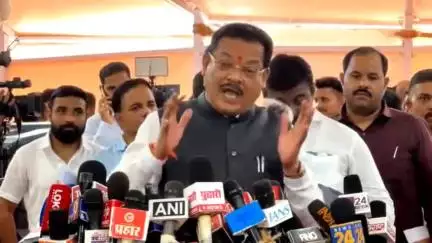 ती कपड्याची बॅग पैशाची नाही; वादग्रस्त व्हिडिओ व्हायरल नंतर पालकमंत्री संजय शिरसाट यांची विधानभवन येथे माहिती