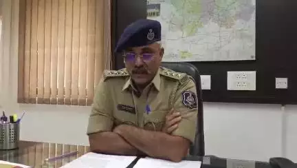 થરાદ: થરાદમાં પ્રતિબંધિત દવાનો મોટો જથ્થો ઝડપાયો,ડીવાયએસપીએ પ્રેસ કોન્ફરન્સ યોજી આપી માહિતી