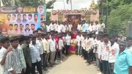 ஊத்தங்கரை: ரவுண்டானா பகுதியில் சுதந்திரப் போராட்ட வீரர் மாவீரன் அழகுமுத்துக்கோன் அவர்களின் 268 வது குருபூஜை விழா