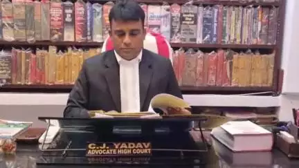 प्रयागराज के एडवोकेट चंद्रजीत यादव को 'अपना पूर्वांचल महासंघ' की ओर से प्रयागराज जिले का प्रभारी नियुक्त किया गया