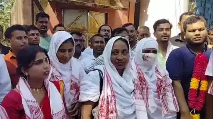 হাইলাকান্দি: লালা উন্নয়ন ব্লকে আঞ্চলিক পঞ্চায়েতে ভোটাভুটিতে সভানেত্রী সাহানারা বেগম চৌধুরী ও ধরাশায়ী বিধায়ক ঘনিষ্ঠ আব্দুল আহাদ লস্কর