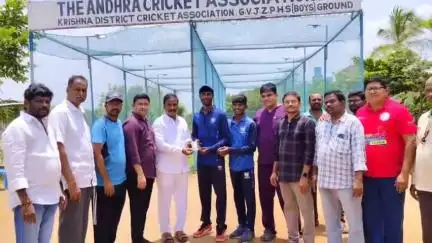 అండర్-19విభాగంలో ఇంగ్లాండ్ సిరీస్కు ఎంపికైనఇరువురు జగ్గయ్యపేట క్రికెట్ క్రీడాకారులను అభినందించిన MLA శ్రీరామ్ రాజగోపాల్