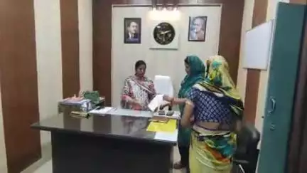बुढ़ाना: बुढाना तहसील में एसडीएम को अनुपम चौधरी ने सौंपा ज्ञापन, सीएचसी प्रभारी को हटवाने की मांग