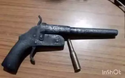 भिंड नगर: भिंड के मेला ग्राउंड पर पुलिस ने अवैध देसी कट्टा और एक जिंदा कारतूस के साथ आरोपी युवक को किया गिरफ्तार