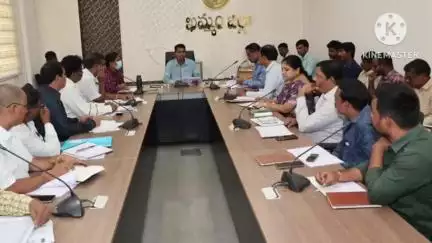 ఖమ్మం అర్బన్: ప్రతి విద్యార్థి విద్యా ప్రమాణాలు పెంచడమే అంతిమ లక్ష్యం జిల్లా కలెక్టర్ అనుదీప్ దురిశెట్టి