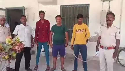 पुपरी: बिरौली गांव: मुखिया प्रतिनिधि पर हमला कर घायल करने के मामले में चार आरोपी गिरफ्तार