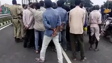అసిఫాబాద్: రెబ్బెనలో యూరియా కోసం రోడెక్కిన రైతులు