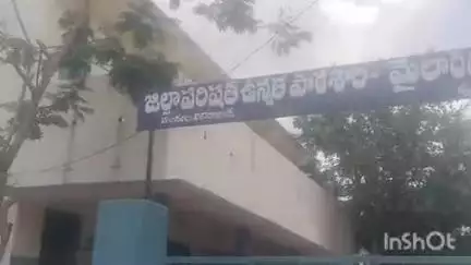 వికారాబాద్: మైలార్ దేవరంపల్లి ప్రధానోపాధ్యాయులుపై ఆరోపణలు చేసిన అమ్మ ఆదర్శ పాఠశాల ఛైర్మన్ అంజమ్మ