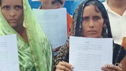 गोरखपुर: 40 घरों के सार्वजनिक रास्ते को दबंगों द्वारा जोतकर किया जा रहा कब्जा, प्रेस वार्ता कर कार्यवाही की मांग की गई