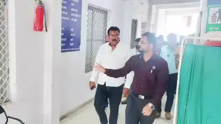 बिजावर: विधायक राजेश बबलू शुक्ला ने की रोगी कल्याण समिति की बैठक, सिविल अस्पताल का किया निरीक्षण