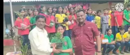 बांधवगढ़: उमरिया: केंद्रीय विद्यालय परिसर में कलेक्टर ने बच्चों के साथ किया पौधरोपण