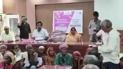 फलका: सामाजिक सुरक्षा पेंशन योजना के तहत फलका प्रखंड मुख्यालय में विशेष शिविर का आयोजन